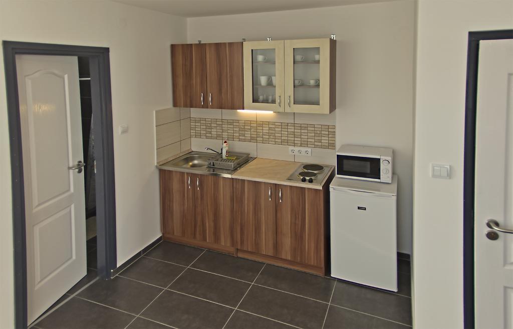 Luca Apartman โชพรอน ห้อง รูปภาพ